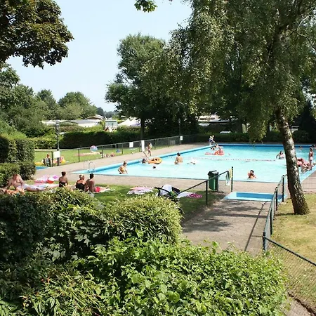 Luxury tent Safaritent At Recreatiepark Rhederlaagse Meren