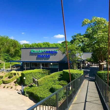 Luxury tent Safaritent At Recreatiepark Rhederlaagse Meren